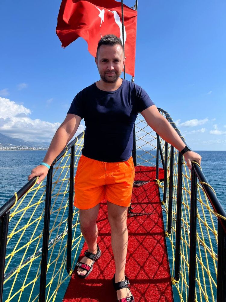 ,   Viktor, 35 ,   ,   , 