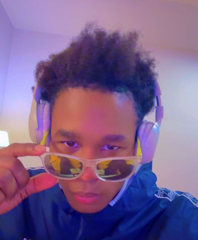  52076224  Adler, 23 ,    Baguim Do Monte