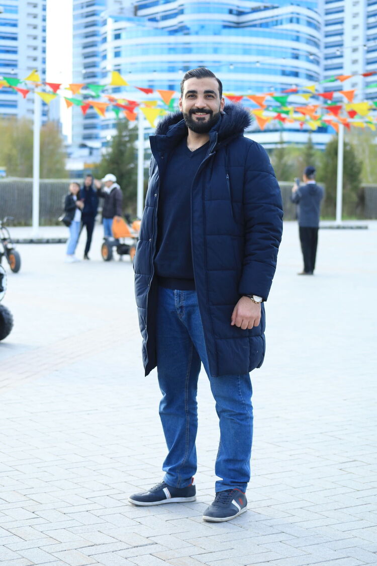  53536734  Qutaiba, 25 ,    