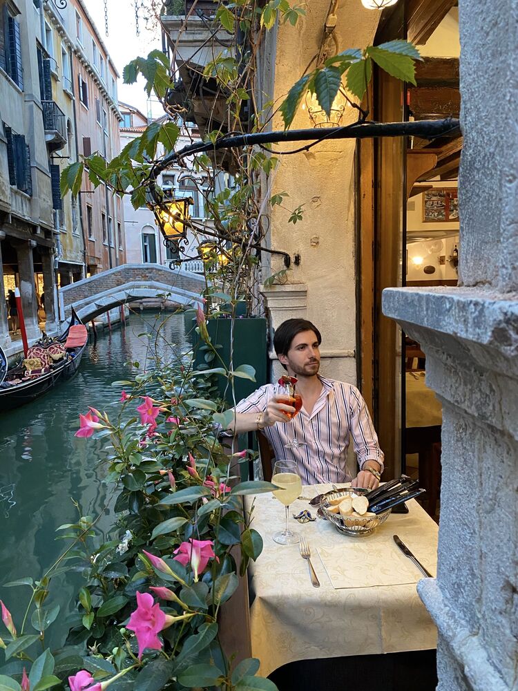  32931074  Vincenzo, 29 ,    