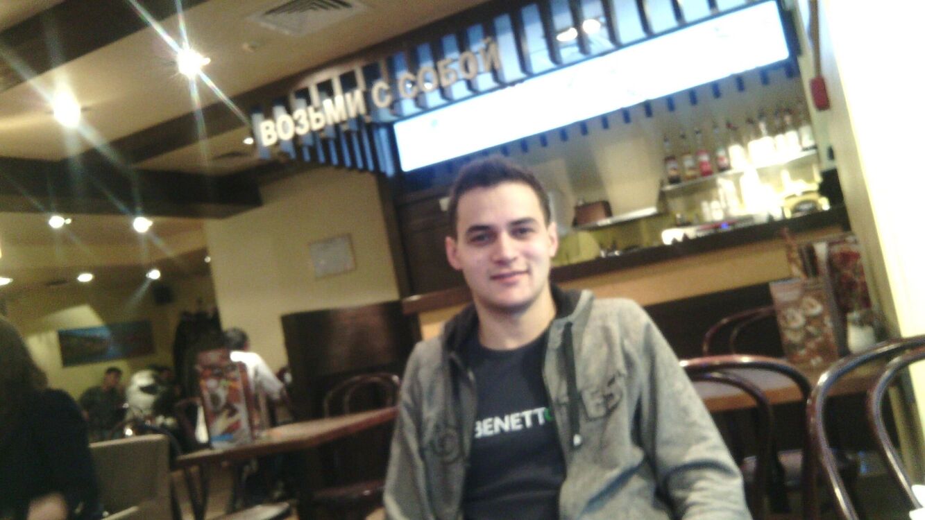  38525634  Stefan, 35 ,    