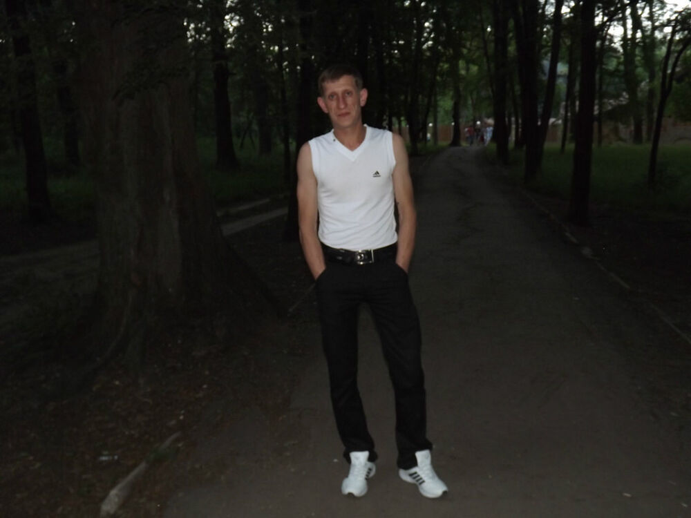  ,   Viktor, 44 ,   ,   , c 