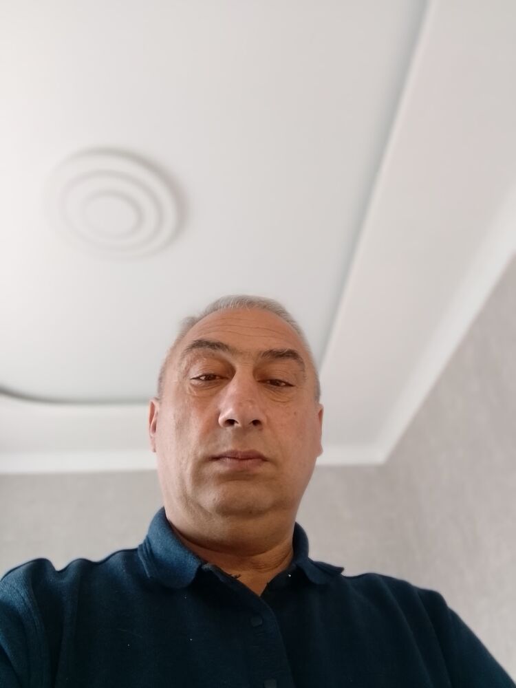  48438664  Polad, 52 ,    