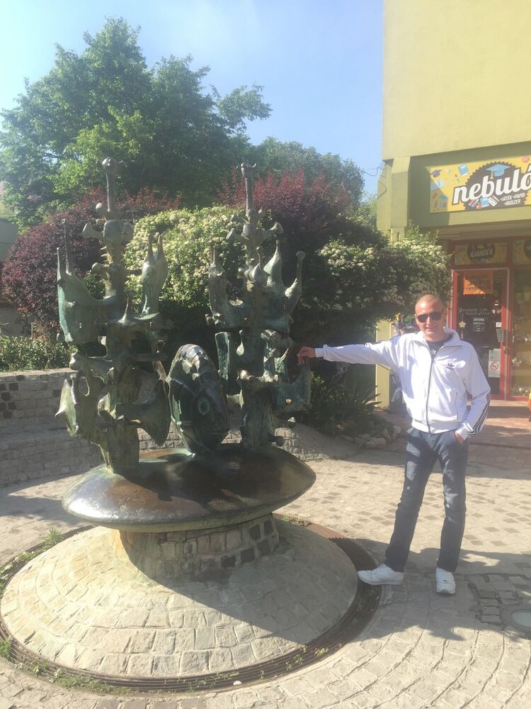  ,   Viktor, 37 ,   ,   , c 