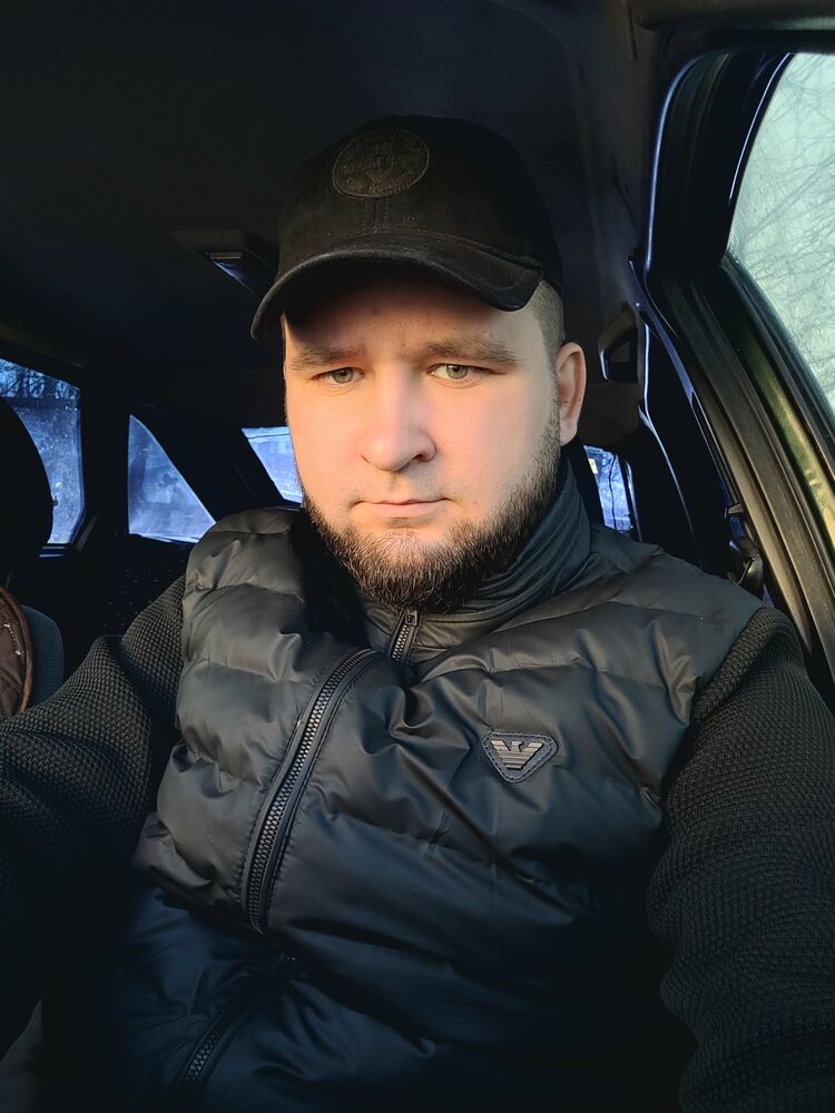  ,   Dennis, 28 ,   ,   