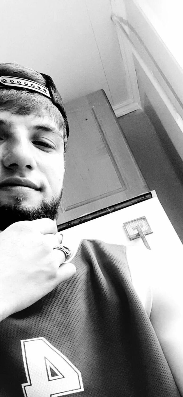  46776794  Qurbon, 25 ,    -