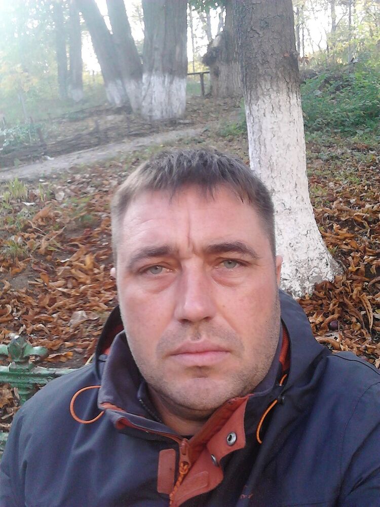 ,   Maxim, 42 ,   ,   , c 
