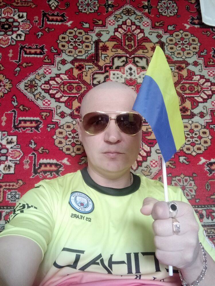  ,   Petr, 42 ,   ,   , c 