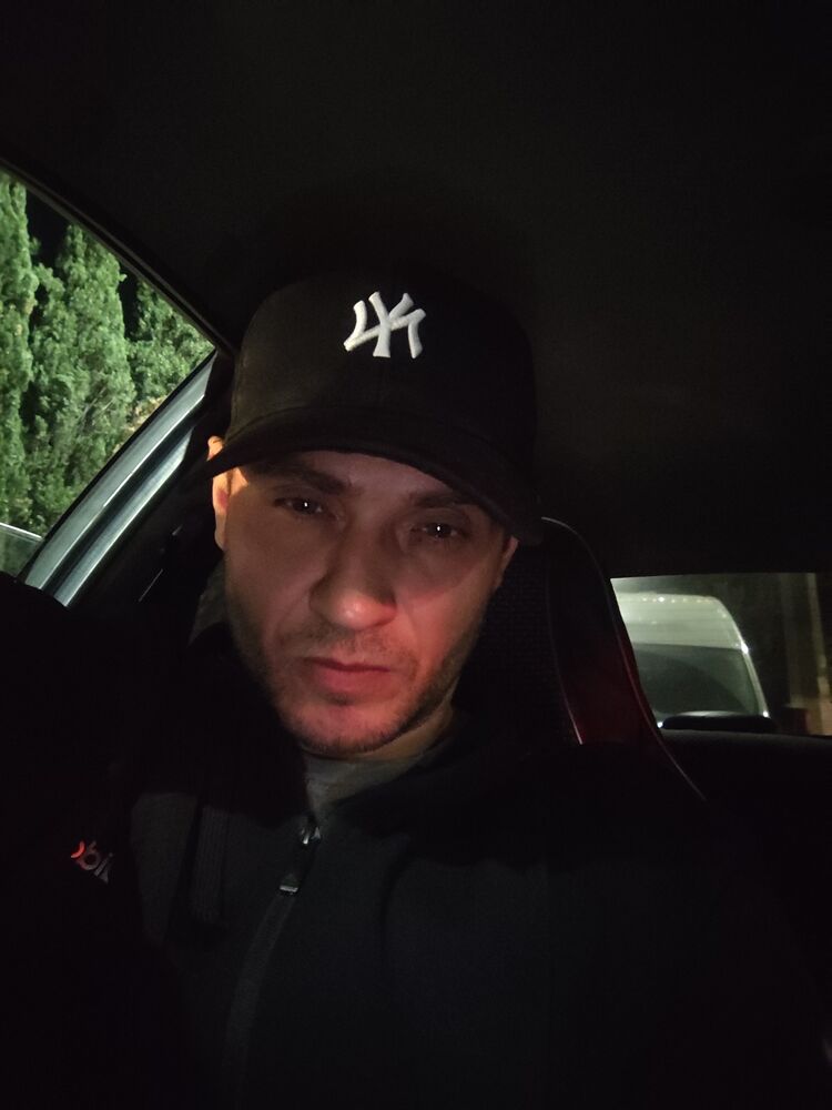  ,   Jon, 35 ,   ,   