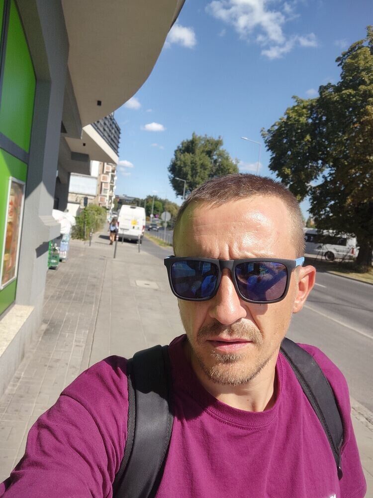  53838614  Vaneek, 21 ,    