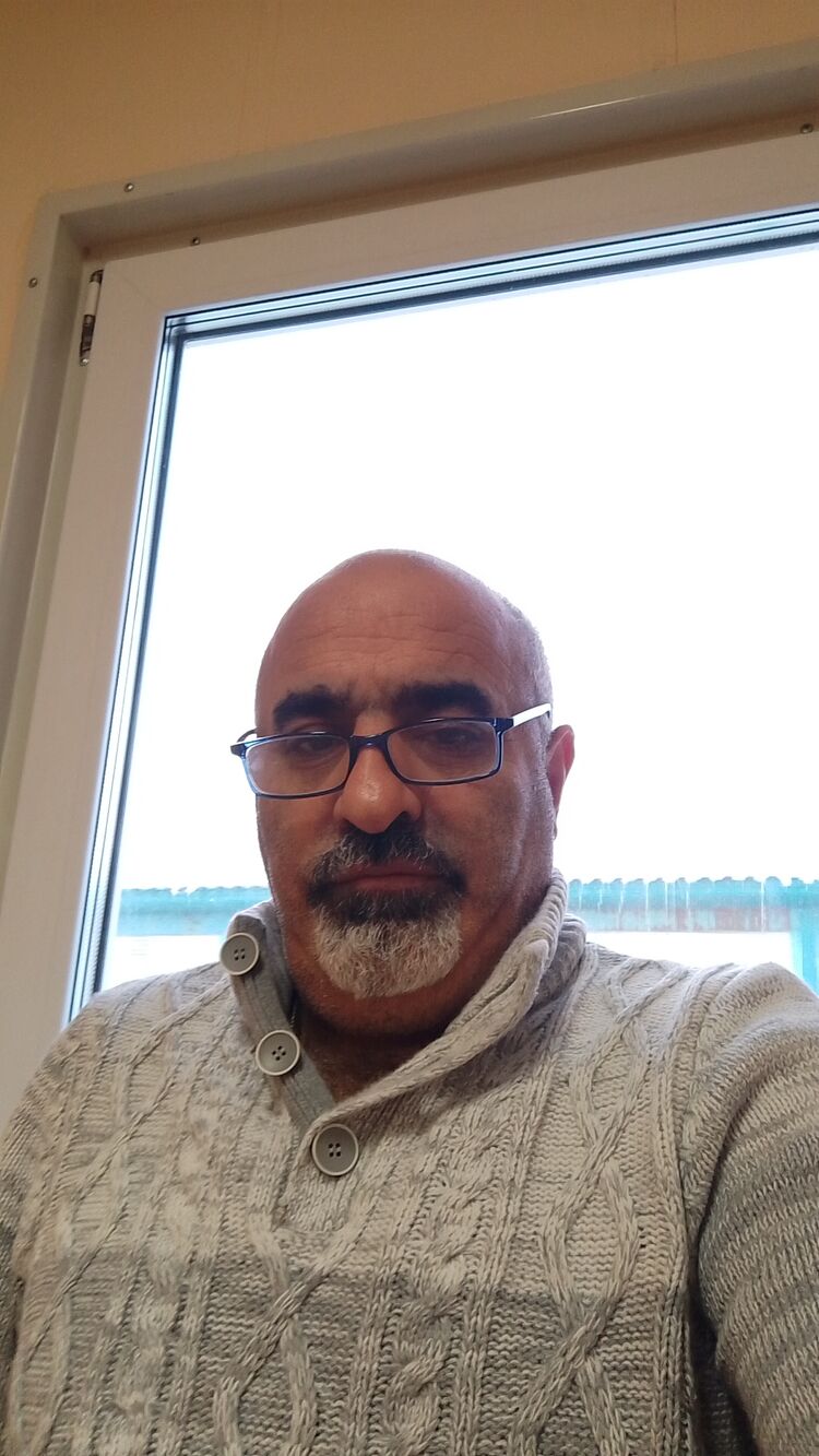  39330264  Elandro, 51 ,    