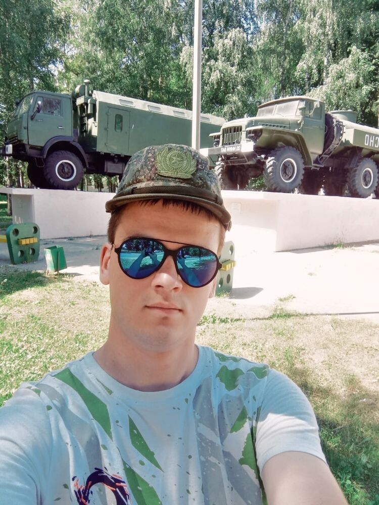  ,   Pavel, 26 ,   ,   