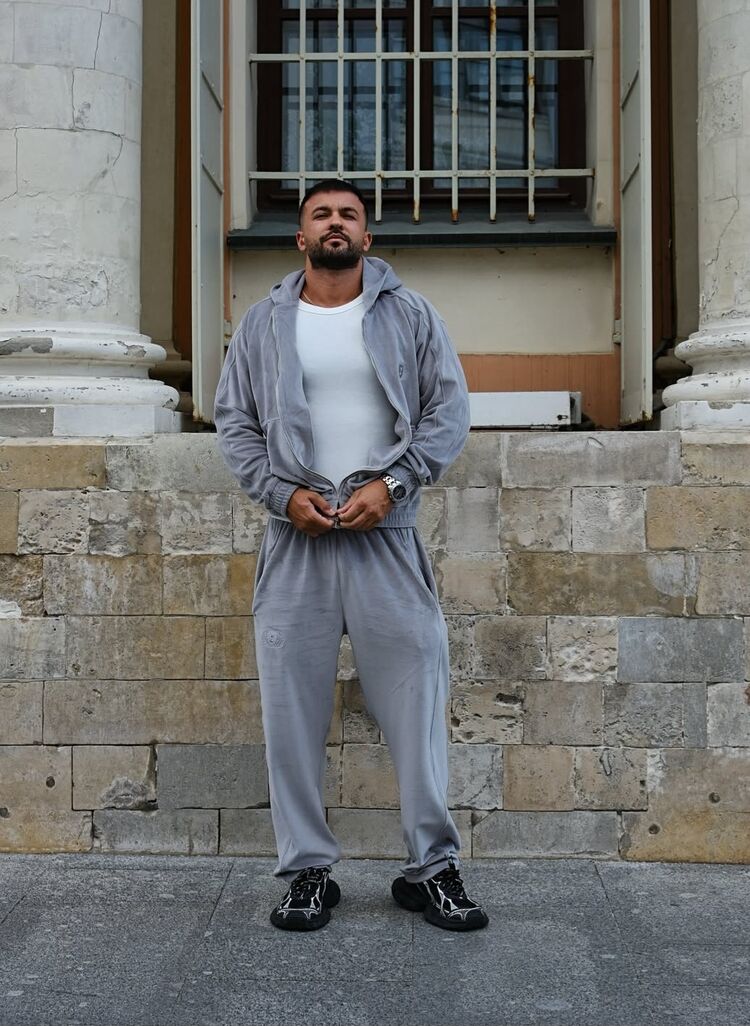  Capelle aan den IJssel,   Andrii, 38 ,   ,   