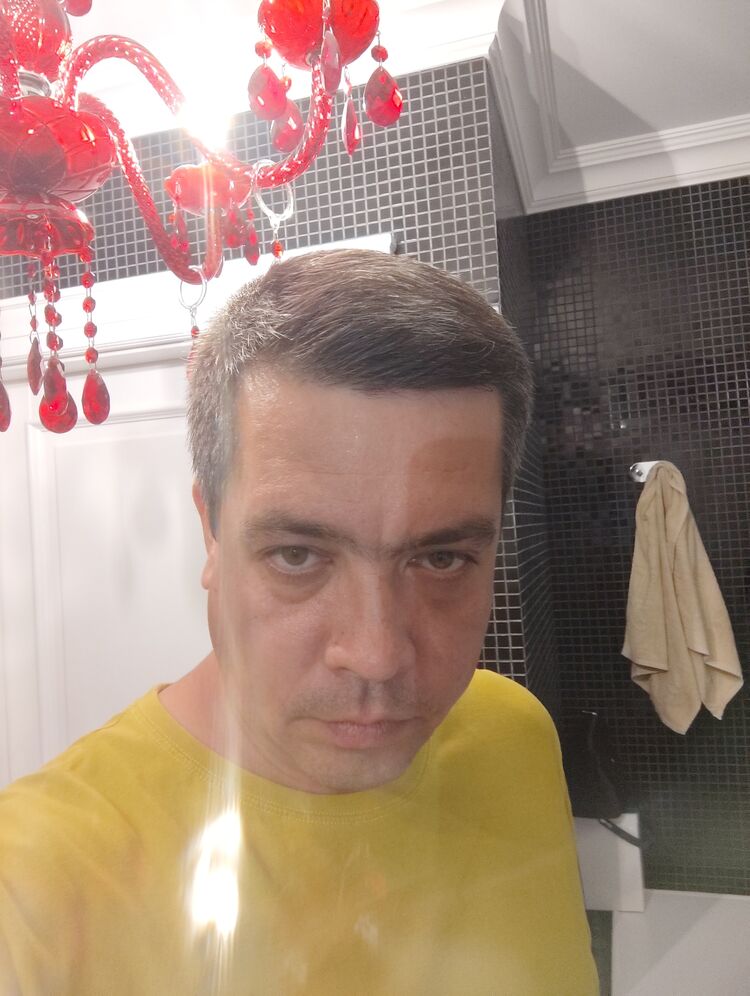  41960494  Viktor, 44 ,    
