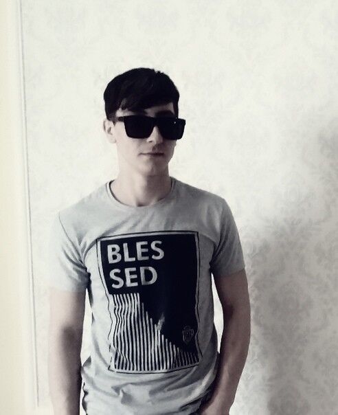  18542504  Miqael, 33 ,    