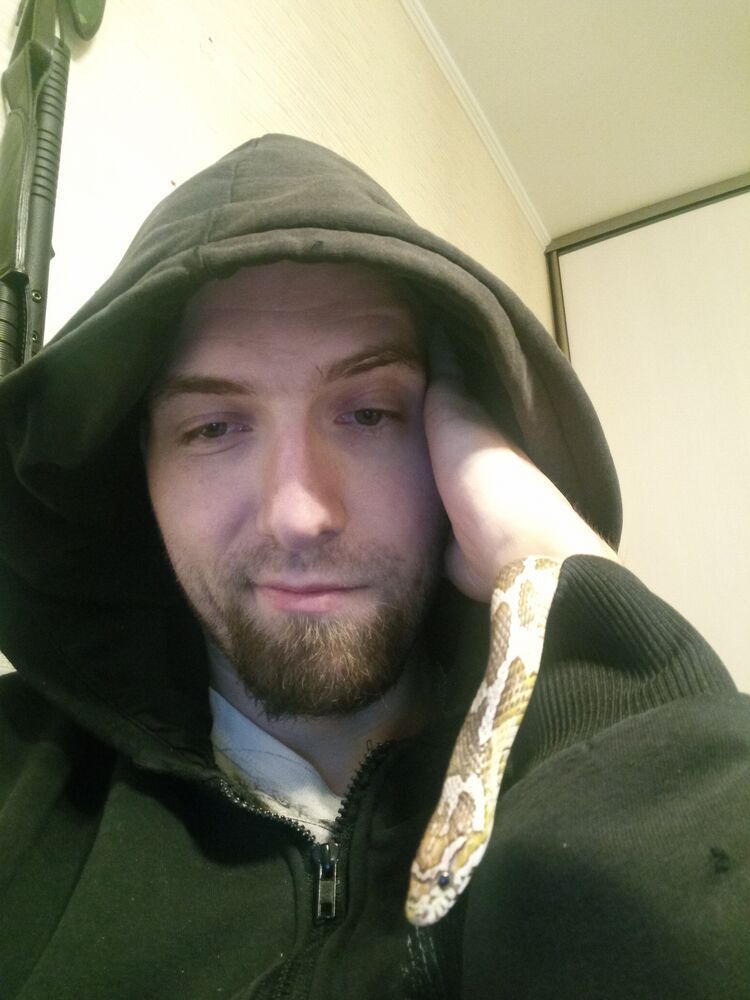  28105864  Artyom, 35 ,    