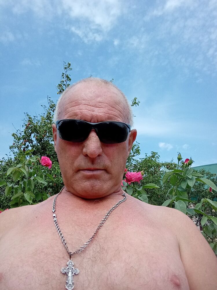  28505674  , 53 ,    