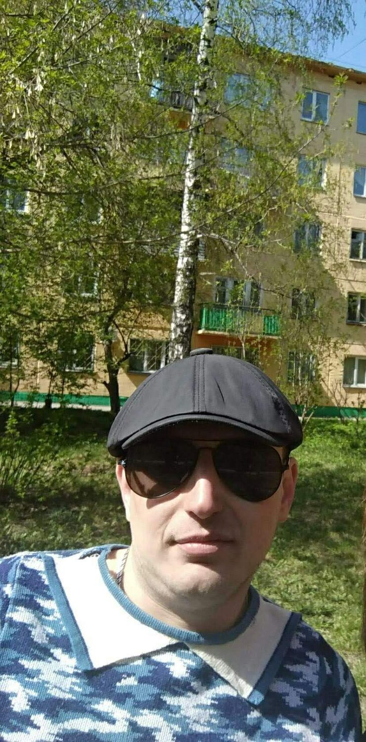 42522214  Denis, 41 ,    