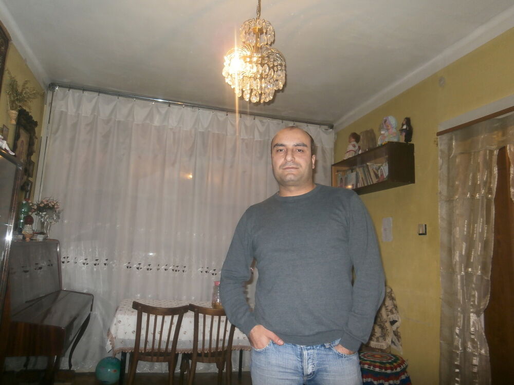  4400644  Vaniko, 43 ,    