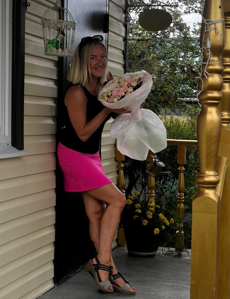  53496064  Marina, 38 ,    