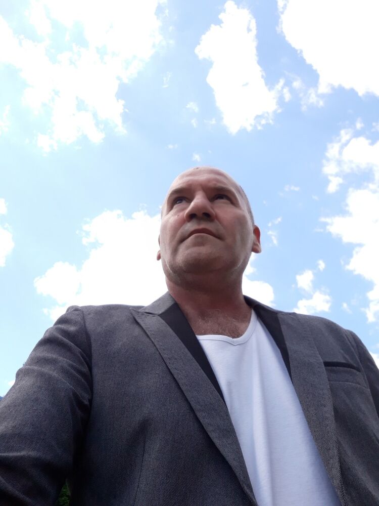  18029454  Vladimir, 52 ,    