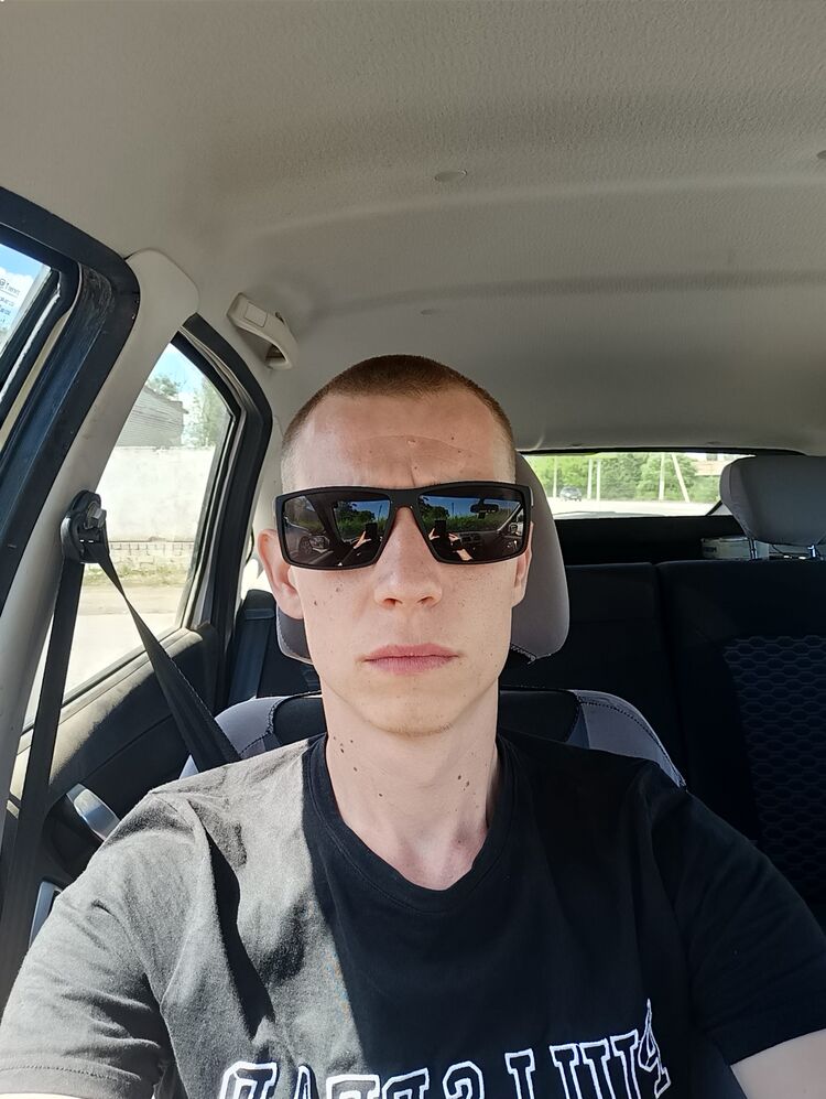  27360214  Anton, 29 ,    