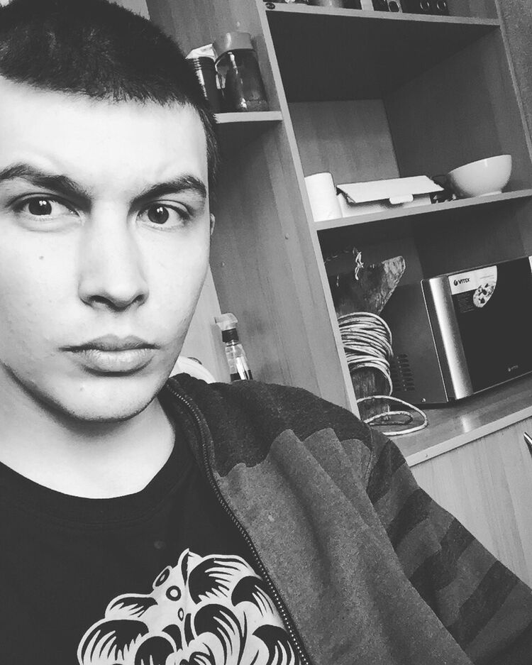  ,   Leonid, 34 ,  
