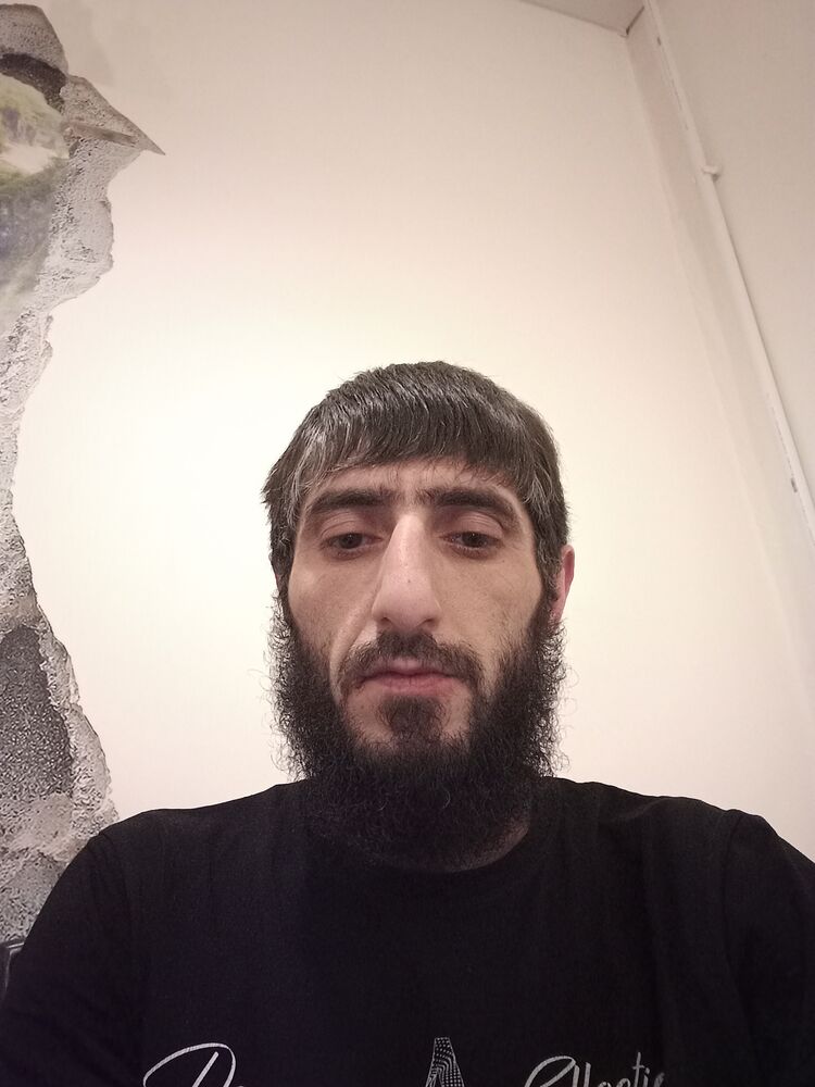  32795804  , 37 ,    