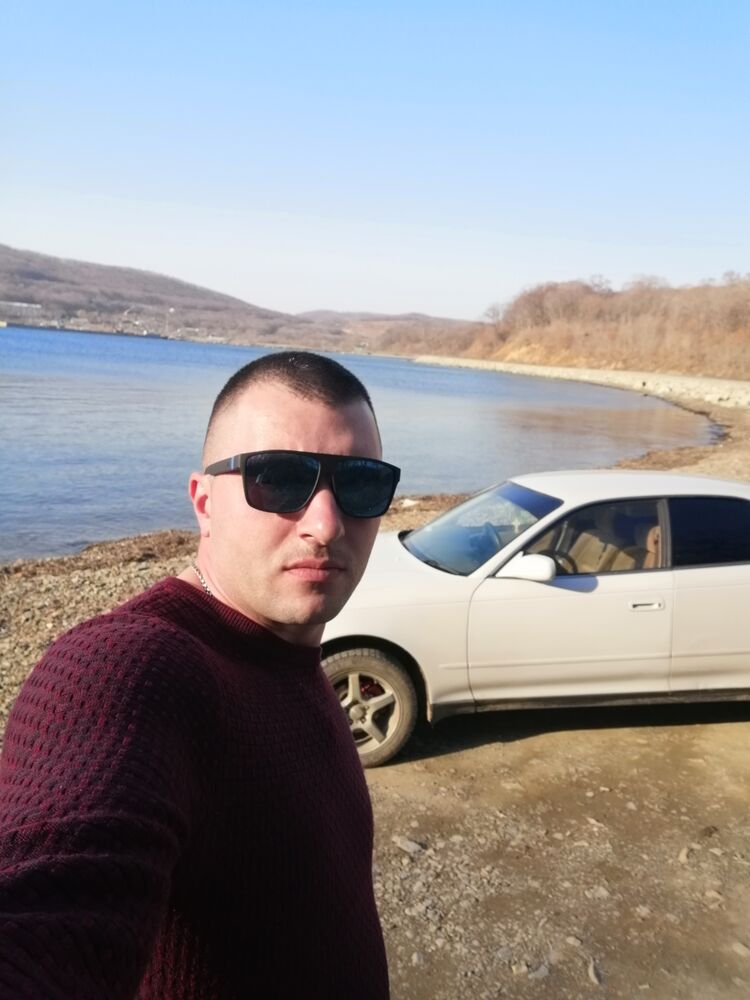  33758394  Dmitri, 30 ,     