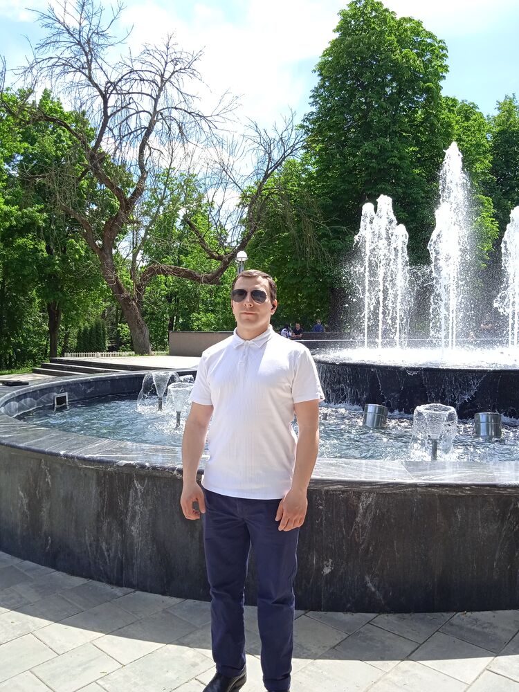  29291954  Aleksandr, 37 ,    