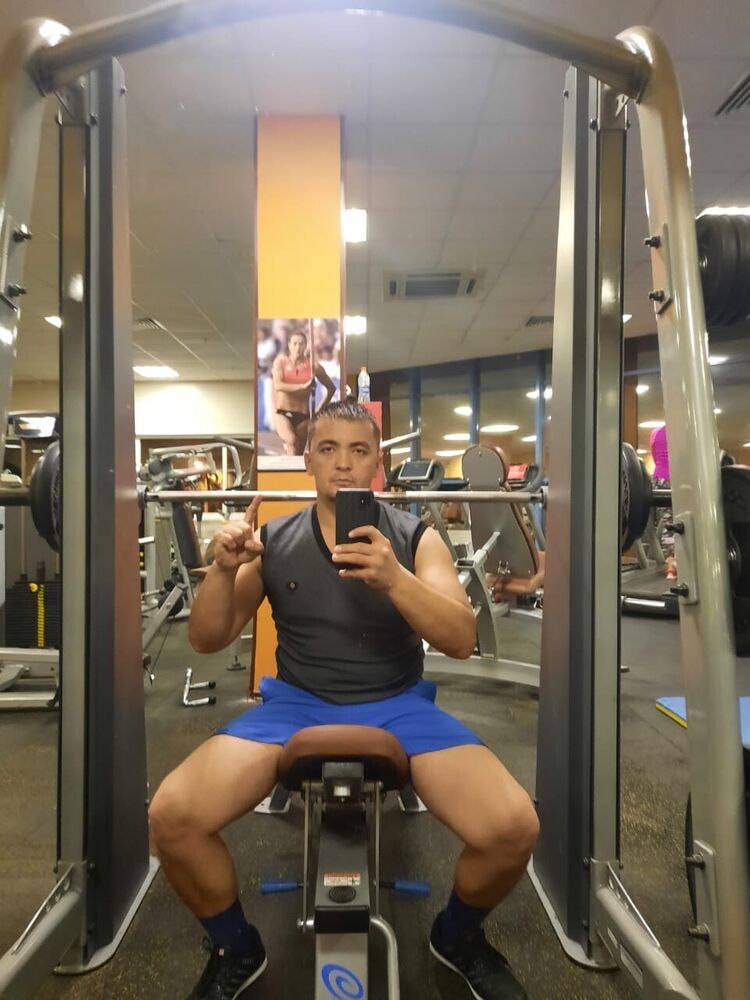  ,   Koko, 35 ,   ,   