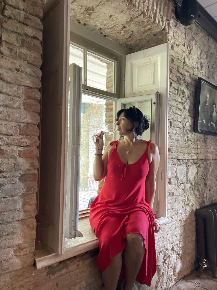  Altea,   Nadya, 51 ,     , c 