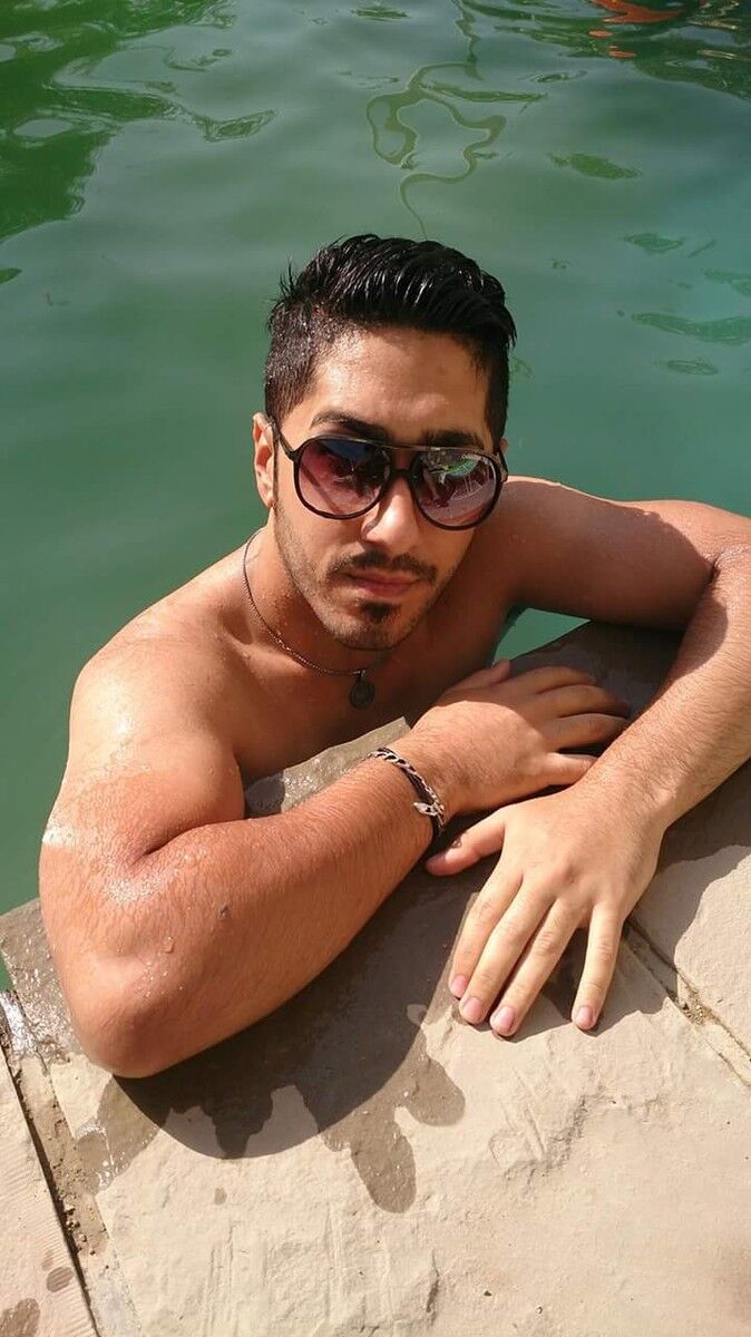  16518034  Behzad, 32 ,    