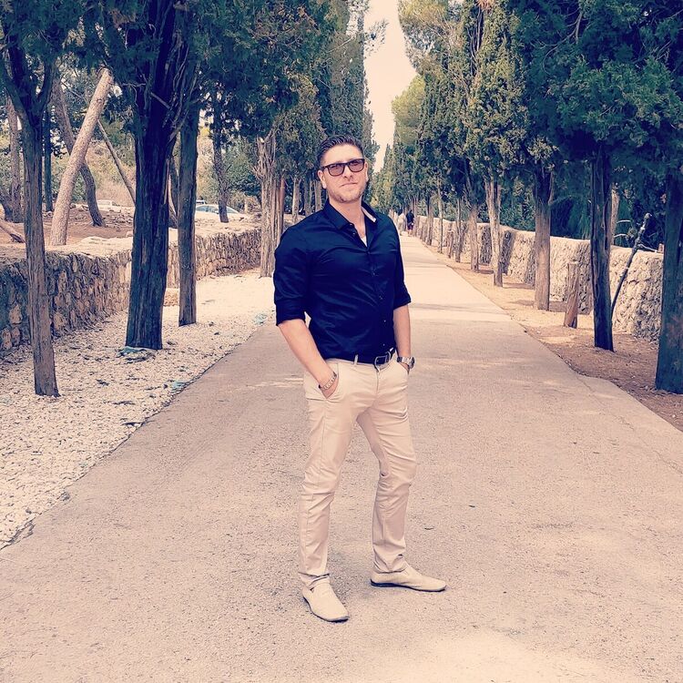  Azor,   , 40 ,   c 