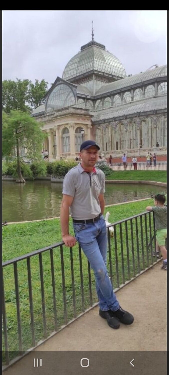  36050614  Igor, 46 ,    