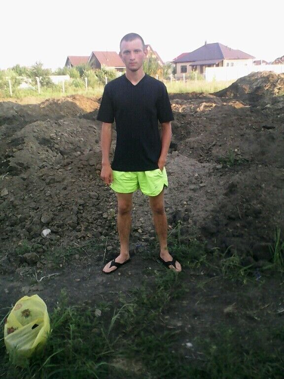  ,   Artem, 31 ,   ,   , c 