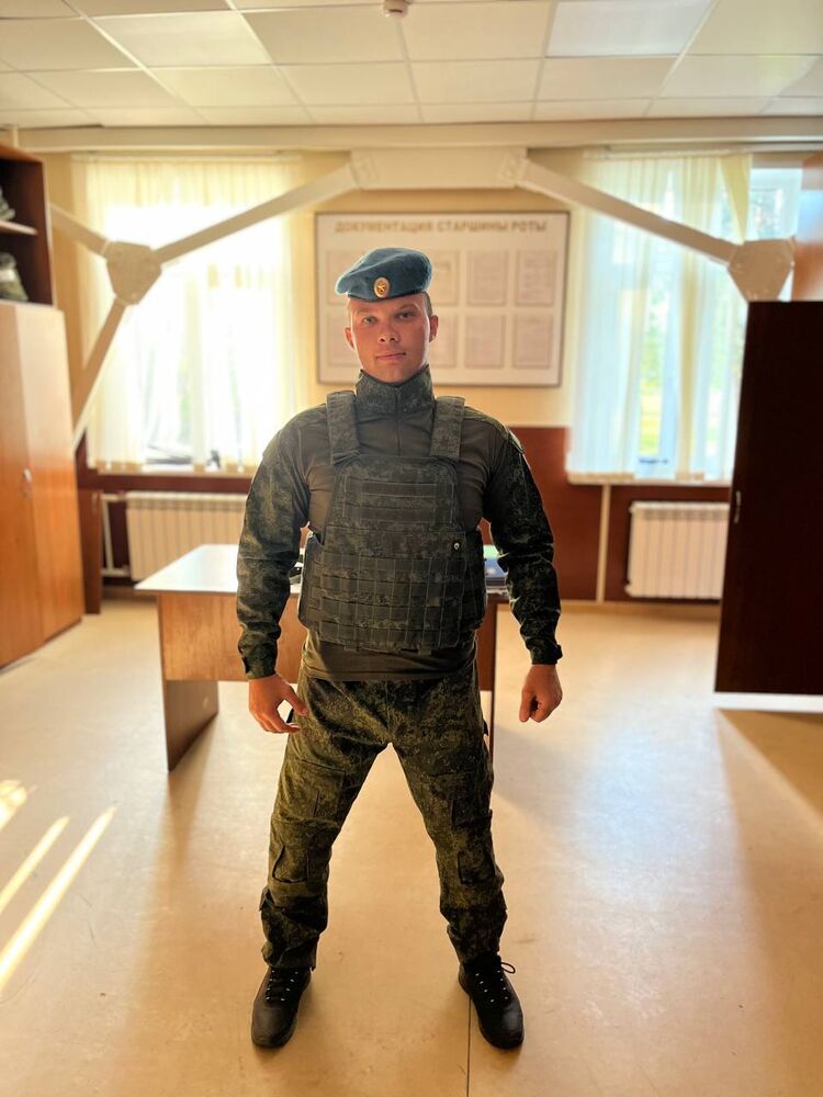  46176544  Sergey, 24 ,    