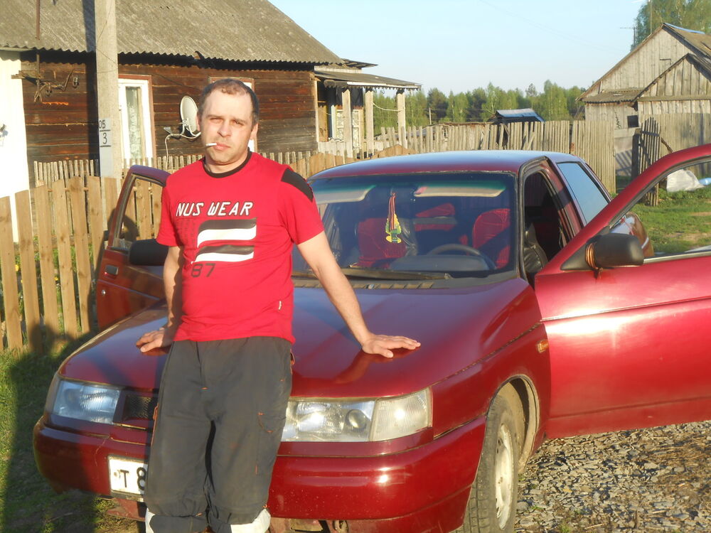  3998374  Sergei, 45 ,    