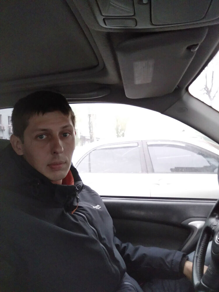  20942524  Vladimir, 40 ,    