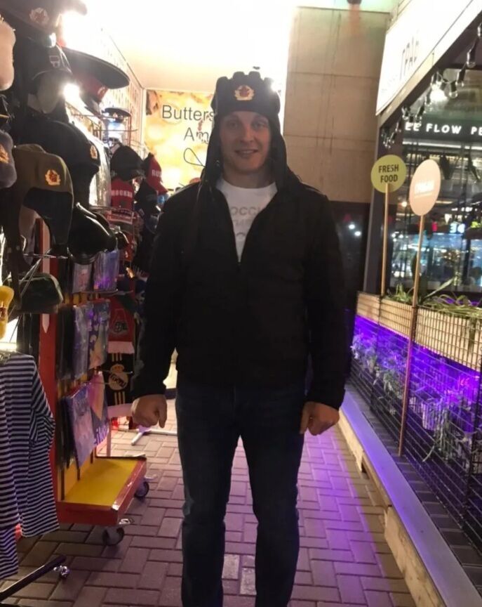  53933374  Hyligan, 42 ,    