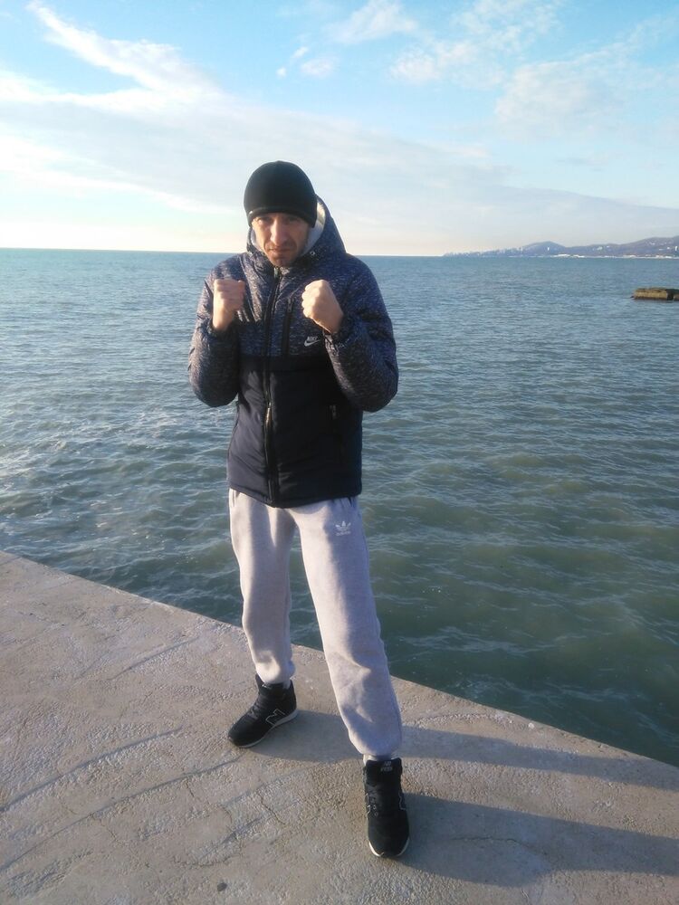  ,   Ruslan, 47 ,   ,   , c 