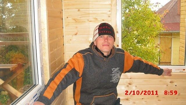  11296714  Yurij, 44 ,    