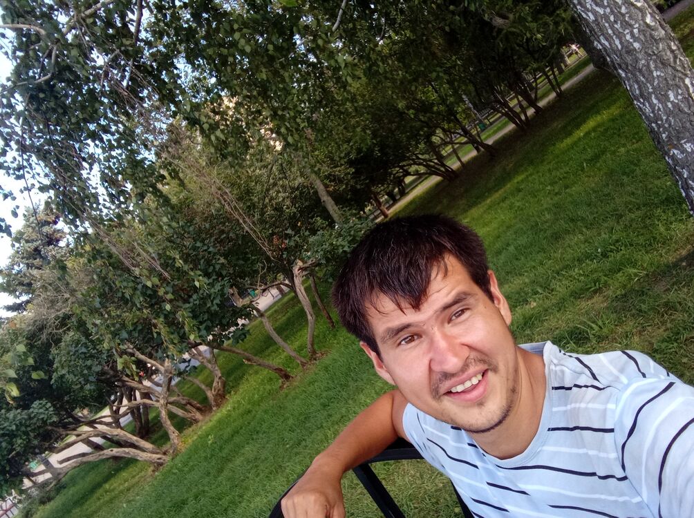  28408764  Rustem, 32 ,    