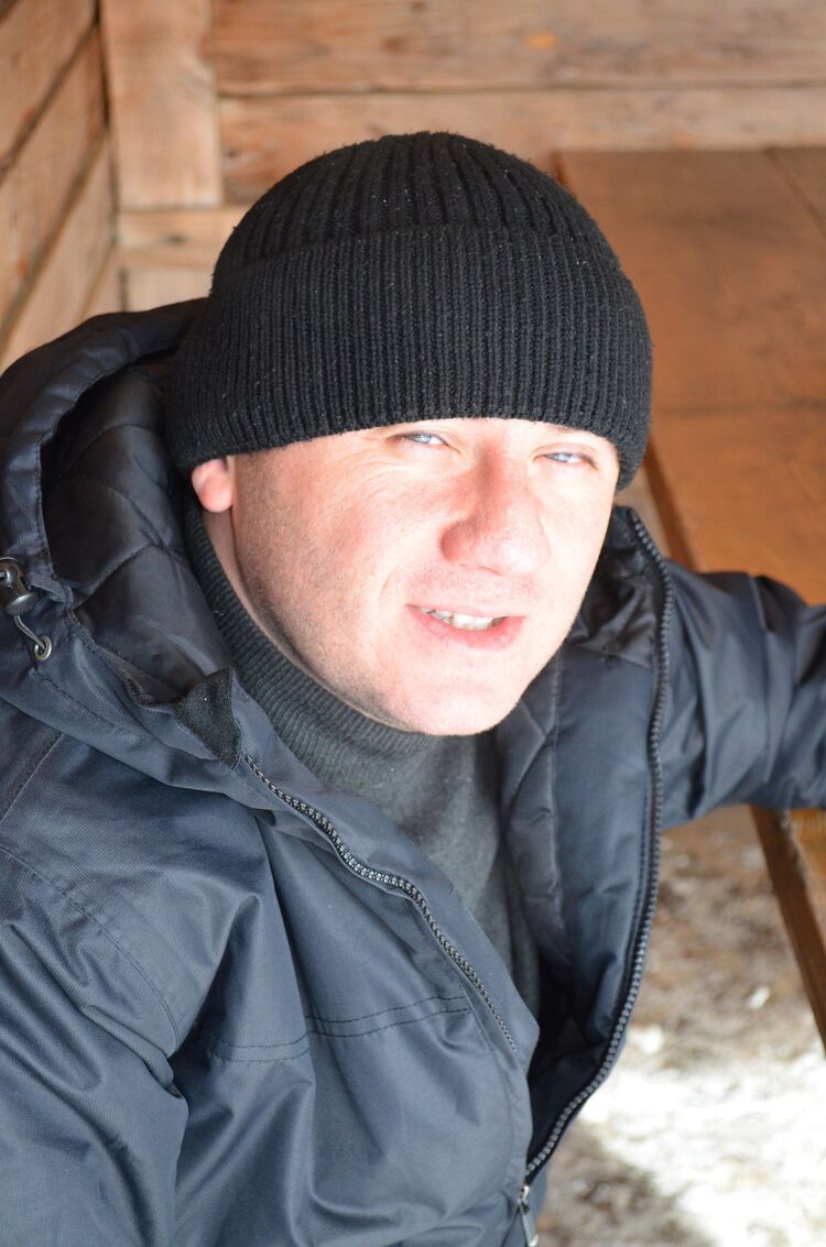  ,   Vlad, 43 ,   ,   