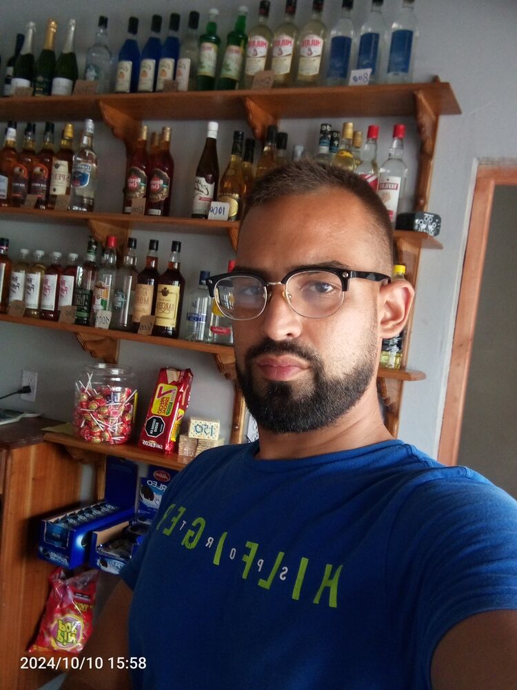  ,   Daviel, 25 ,   ,   