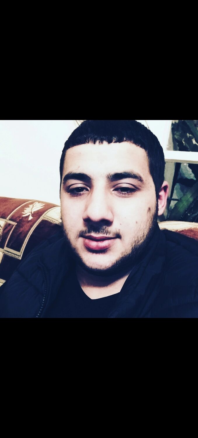  48752634  Mher, 27 ,    