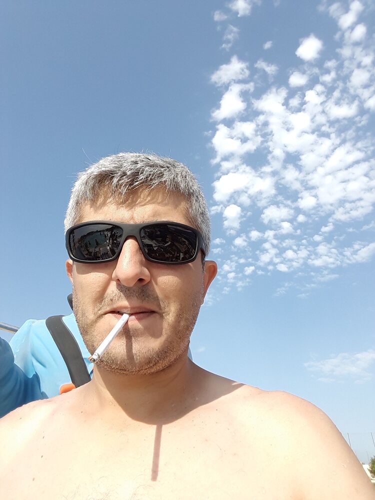  10027994  Zaur, 44 ,    