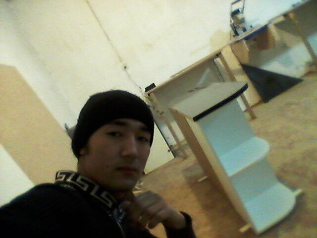  9856734  Amir, 28 ,    