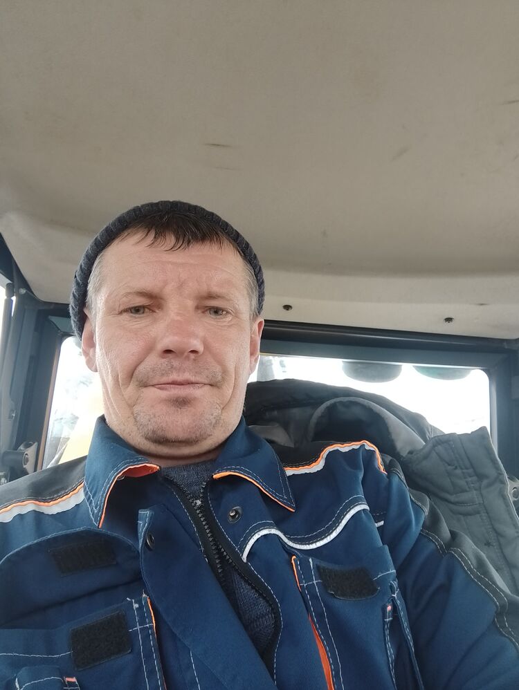  34071354  Alexander, 47 ,    