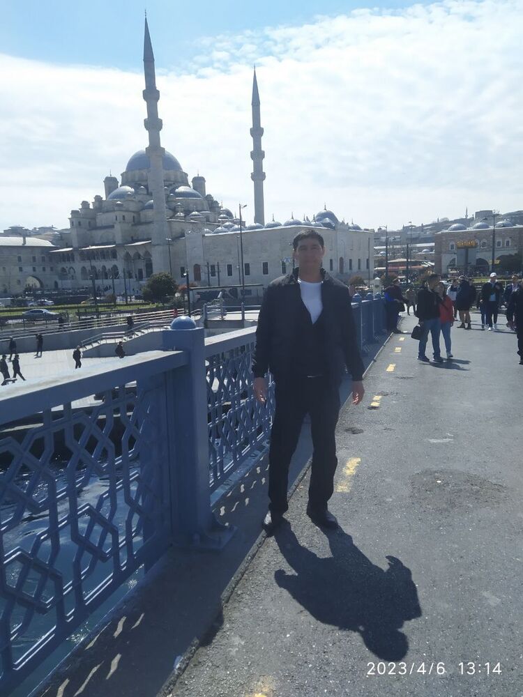  40839324  Oybek, 39 ,    